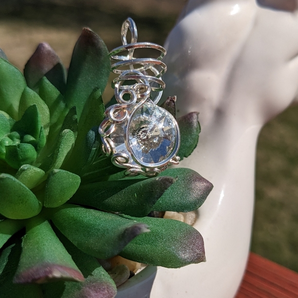 .925 Sterling Silver Crescent Moon Pendant Sparkly Artisan Spiral Beautiful - Picture 17 of 17